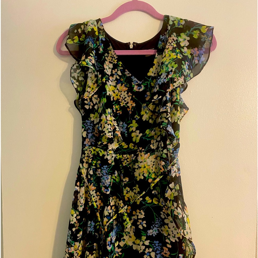 Floral Tommy Hilfiger flowy dress.